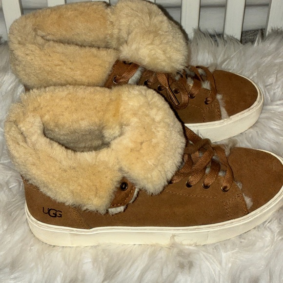 UGG Women's Beven Suede Boots Sz 8 - Picture 13 of 14